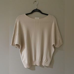 Short sleeve knit sweater